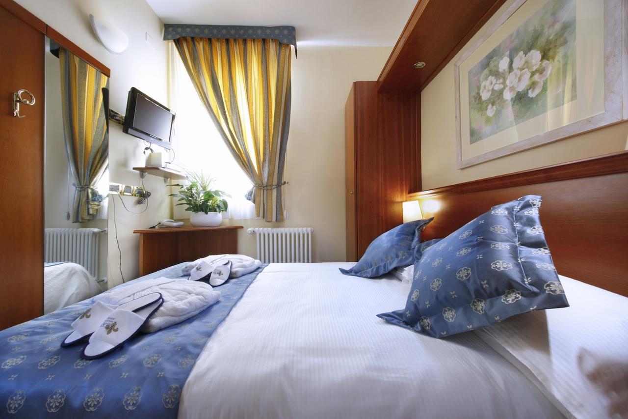 Hotel Ristorante Toscana 알라시오 외부 사진